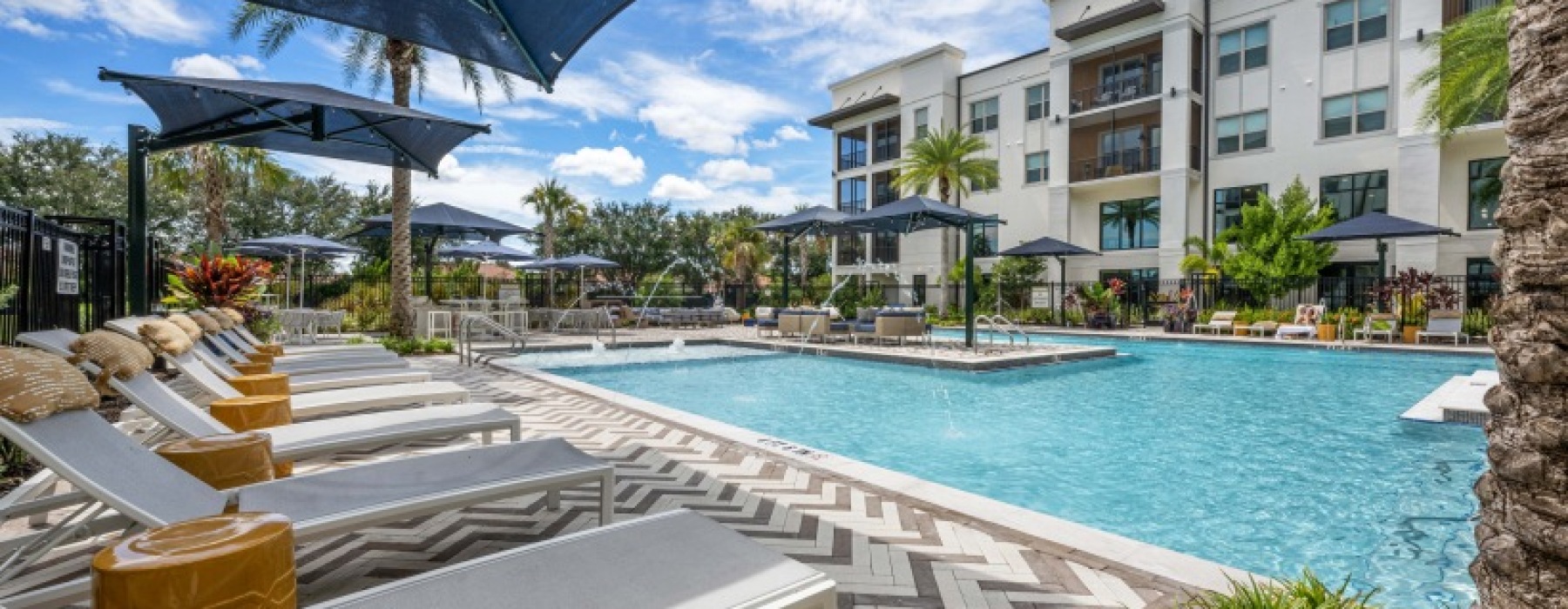 resort style pool with lounge